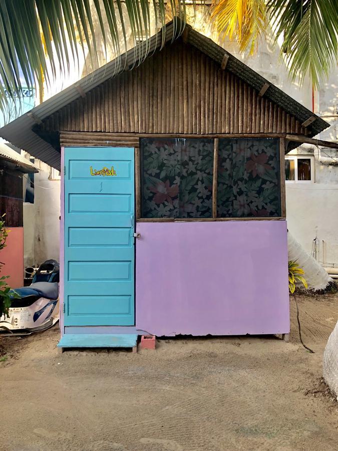 Tropical Oasis Hostel Caye Corker Exterior photo